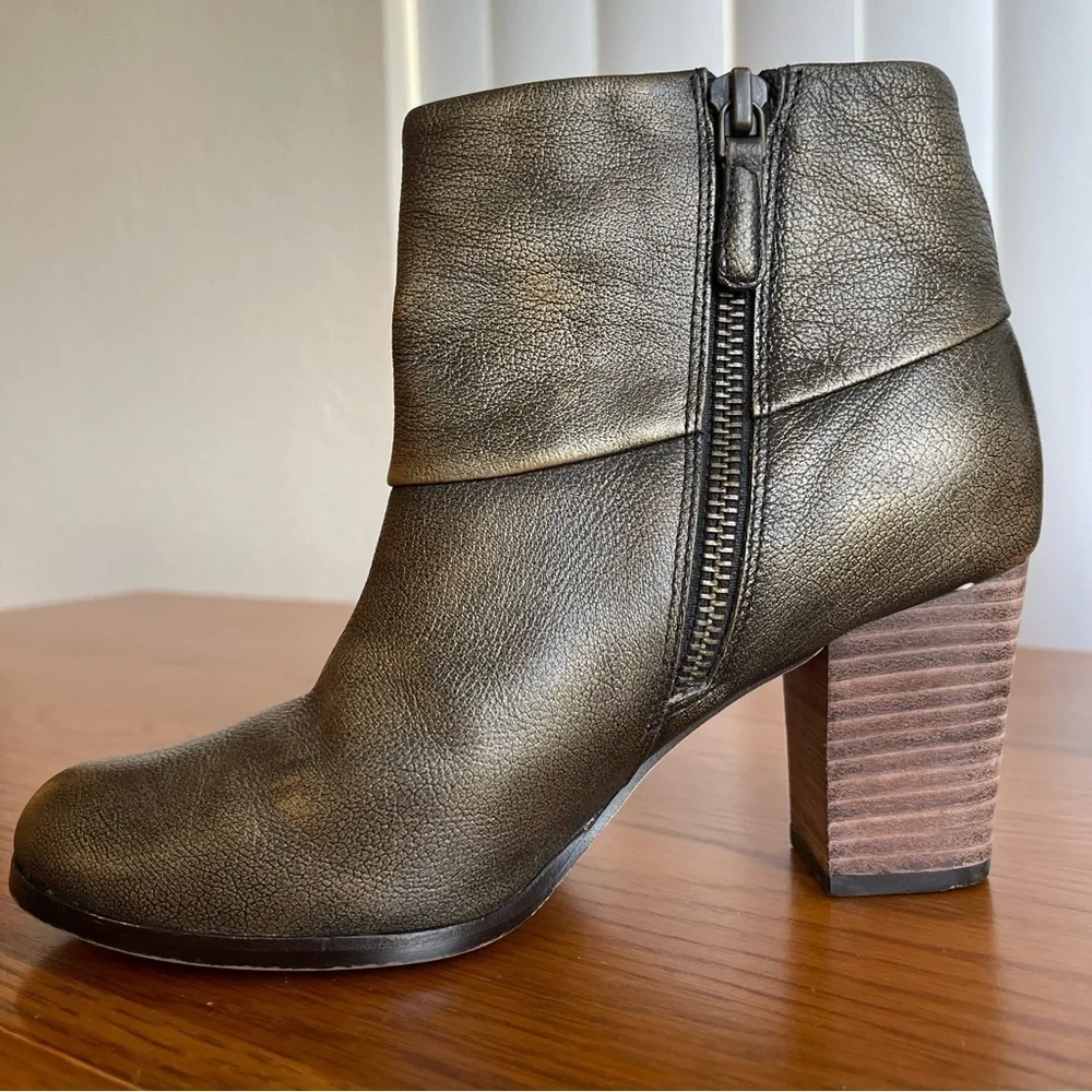 Cole Haan Cassidy Leather Ankle Bootie Black Metallic Bronze Brush Size 5